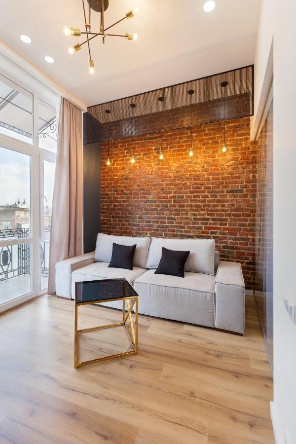 Leogrand Apartments On Khmelnytskoho 11 Λβιβ Εξωτερικό φωτογραφία